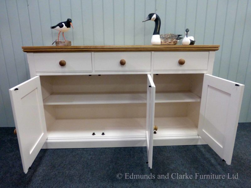 5ft Painted Sideboard handmade from Edmunds & Clarke Furniture. Painted in dunwich stone with hampton mould oak top and matching round oak knobs on 3 drawers and 3 doors. choice of handles and knobs. EDM029