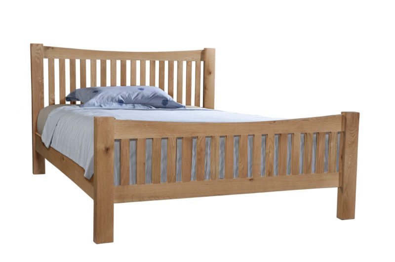 Dorset oak DOR43 king size bed with slatted headboard and footend
