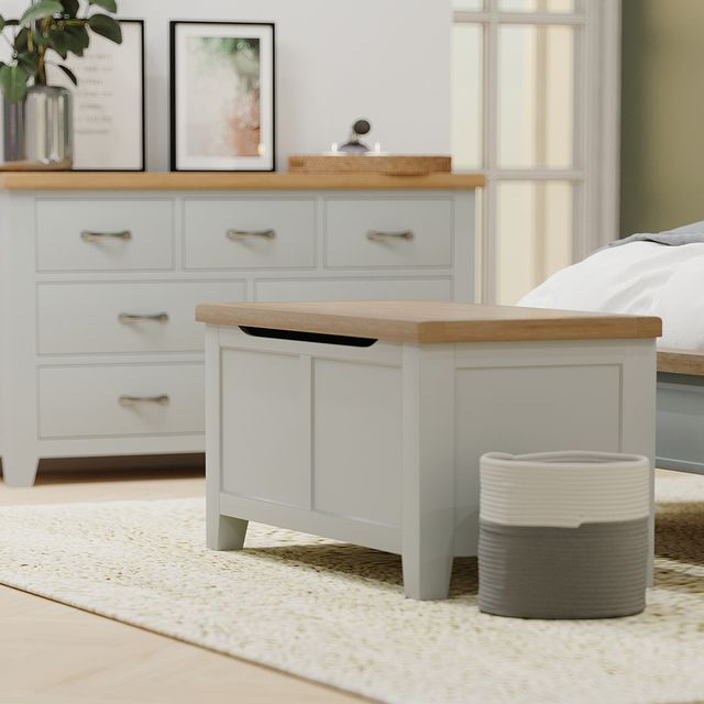 Suffolk painted blanket box lifestyle image. Edmunds & Clarke Furniture