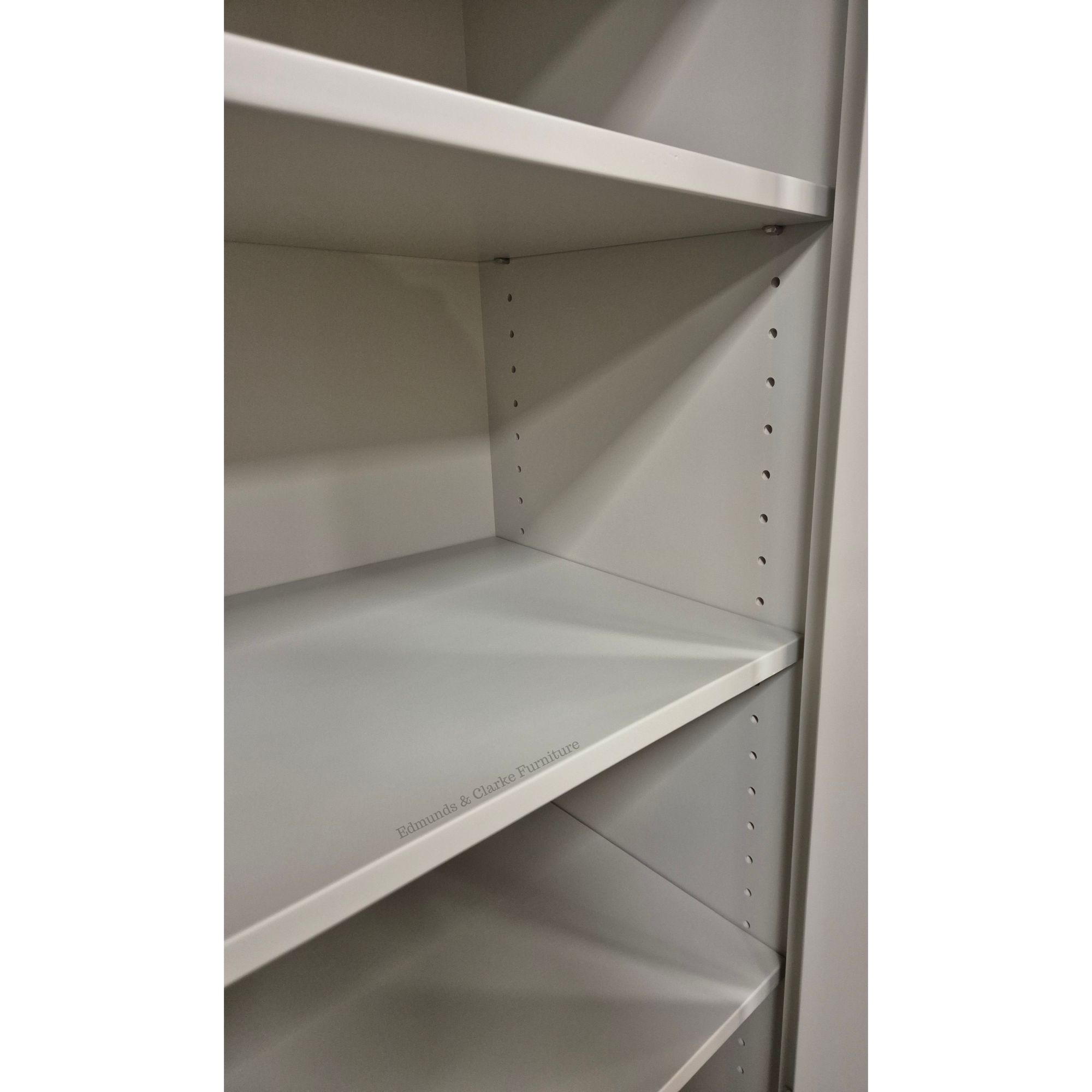 EDM2DC Edmunds 2 door cupboard mersea island showing shelves detail